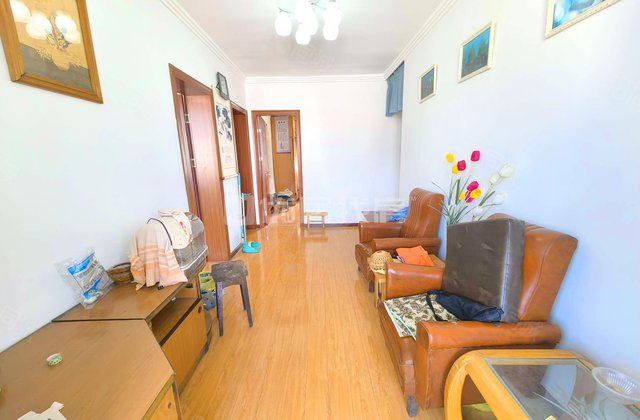 贵州省水利水电勘测设计院员工宿舍(宝山南路)3室1厅73.46㎡90万二手房图片