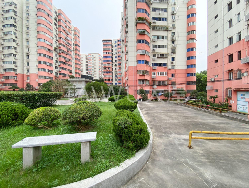 高楼层采光充足 临地铁 超低密度 近医院 刚需两居,华菁公寓-上海58