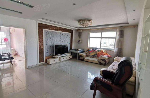 翡翠城158平4室带车库储藏室，赠送同面积阁楼，看房有钥匙