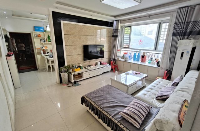 金柱大学城C区 三室两厅免大税带储藏室 精装修随时看房