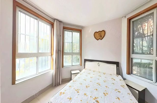 单价六千的洋房 三室双卫 全明户型 123平 送车位