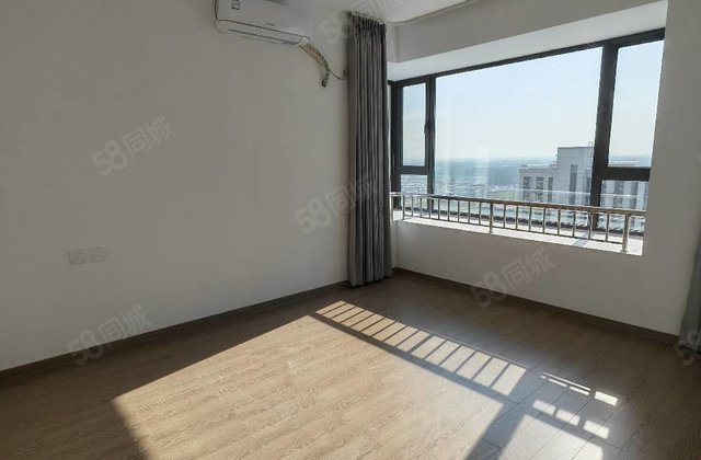 民生凤凰城，东边户，带车位地下室，可按揭贷款，86万