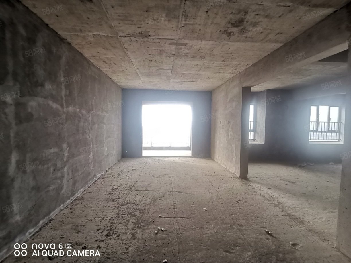 翰林珑城3室2厅2卫118㎡南北57万