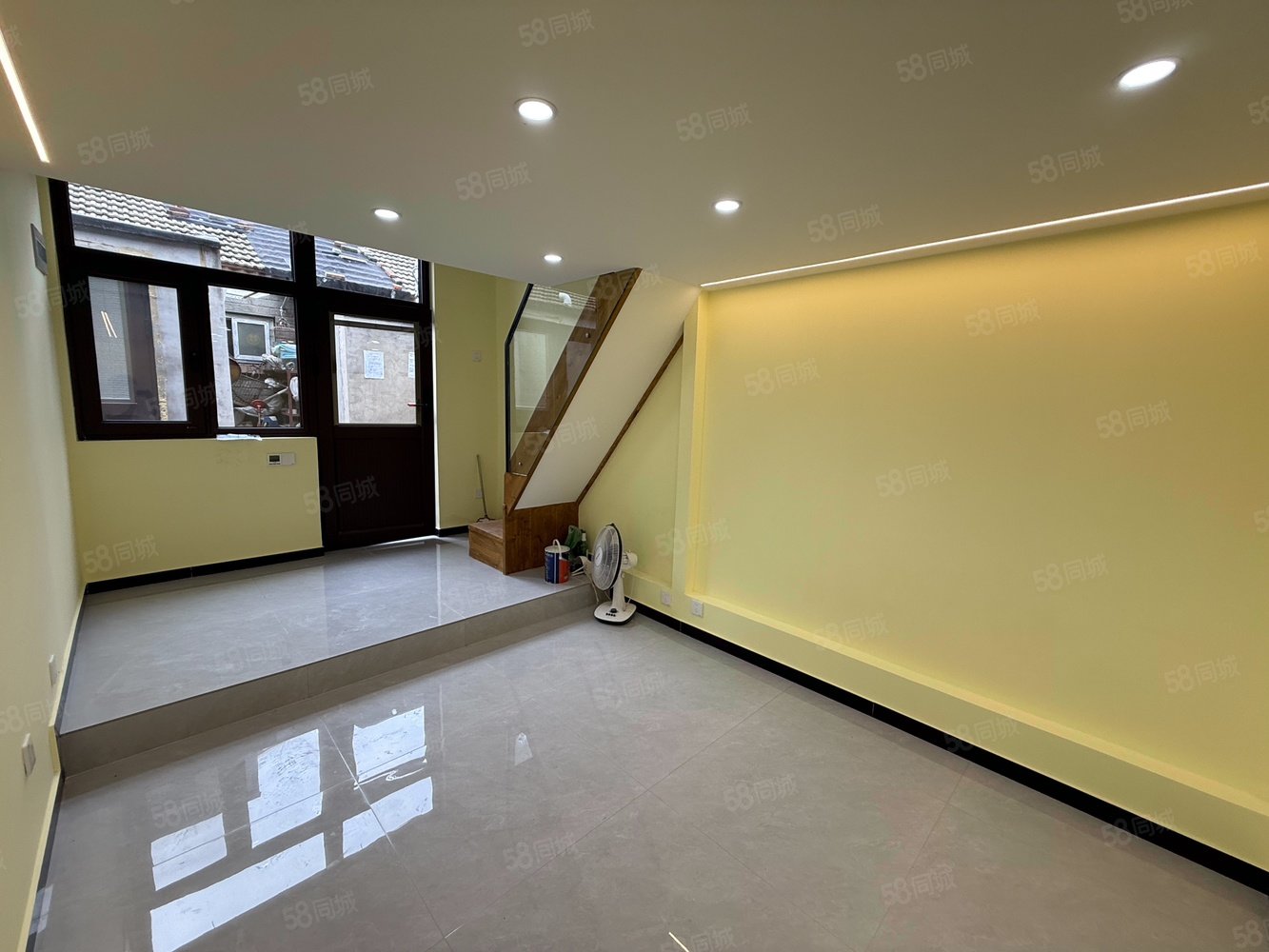 護國寺西巷平房小區(qū)1室1廳0衛(wèi)17.05㎡南北245萬