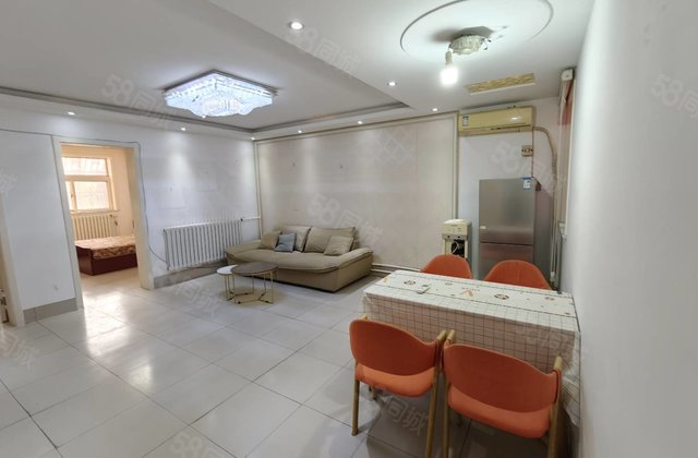 七中，欧景丽都，3楼，急售，单价5开头，随便停车