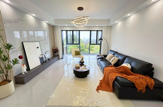 万达华府4室2厅141.38㎡158万二手房图片