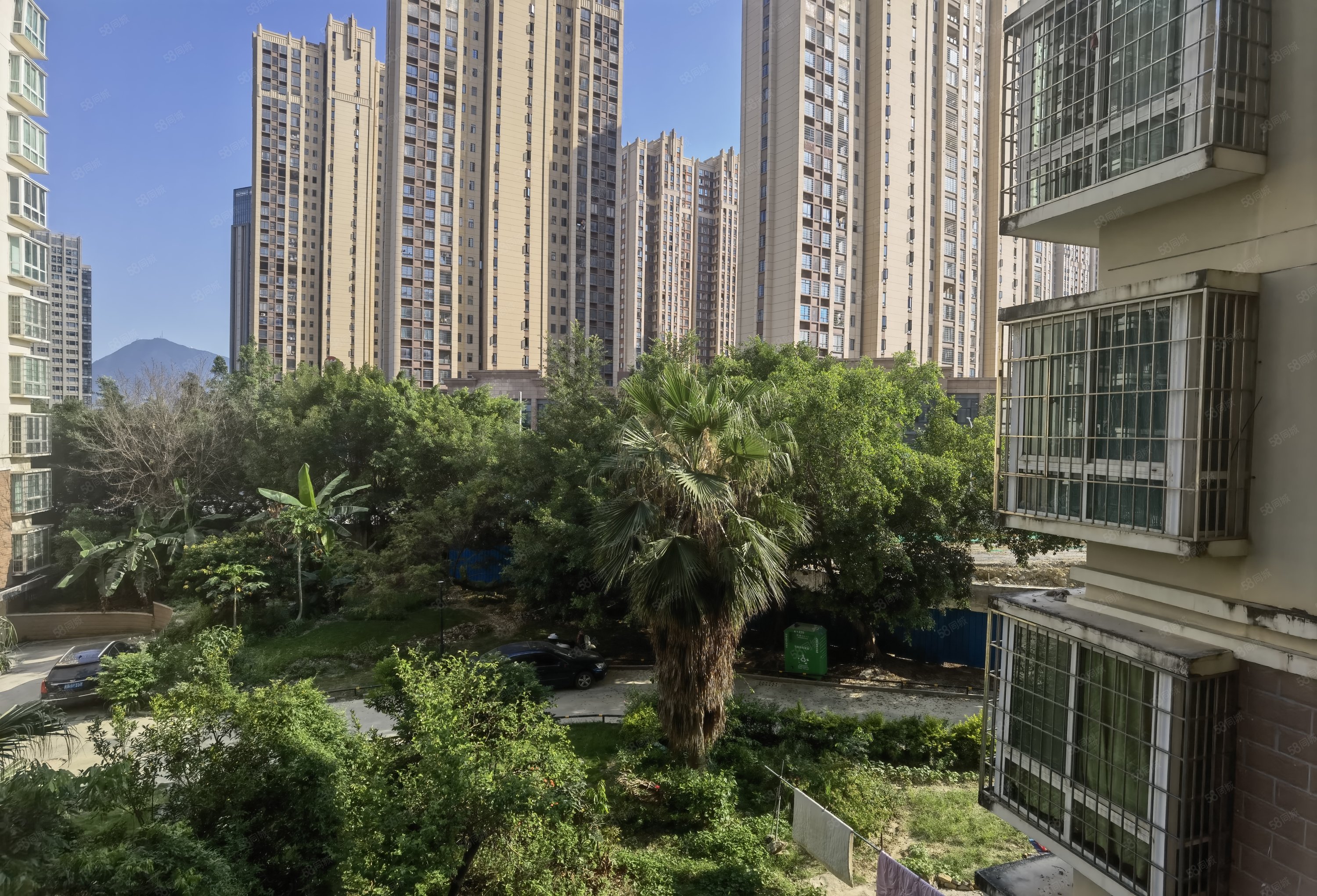全小区价万达对面荔景广场电梯四房证满两年