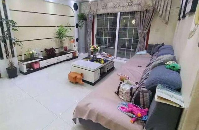 急售二中旁东边户 大三居 免大税带车位储藏室看房方便