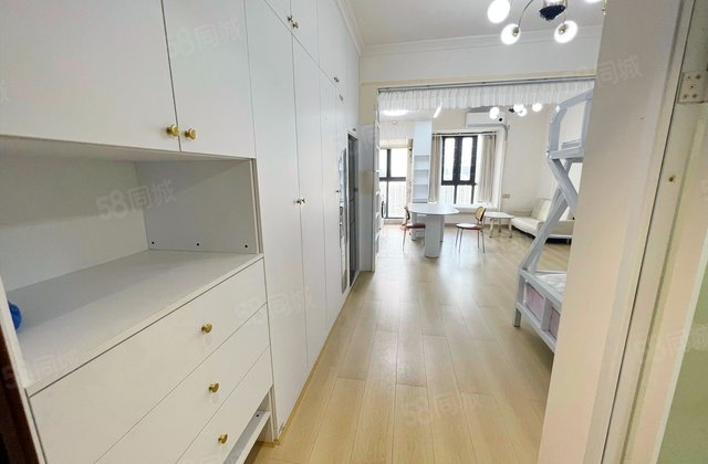 布鲁明顿广场1室1厅47.02㎡125万二手房图片