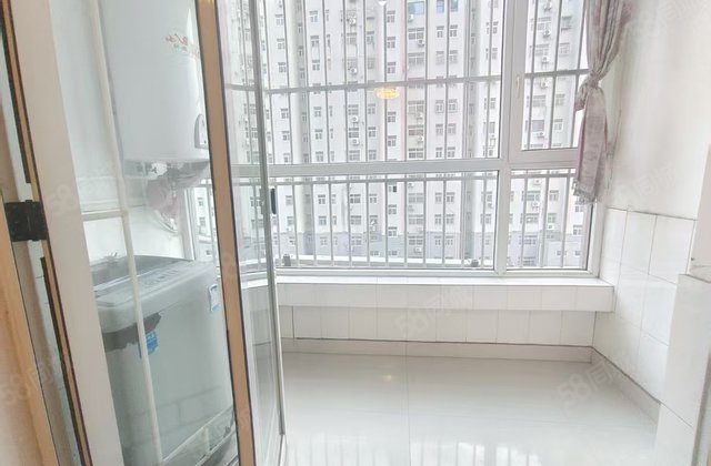 水木清华 一梯两户 小高层 南北通透 文轩小三室 免大税