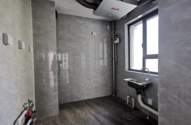 区政府  实验送车位储藏室