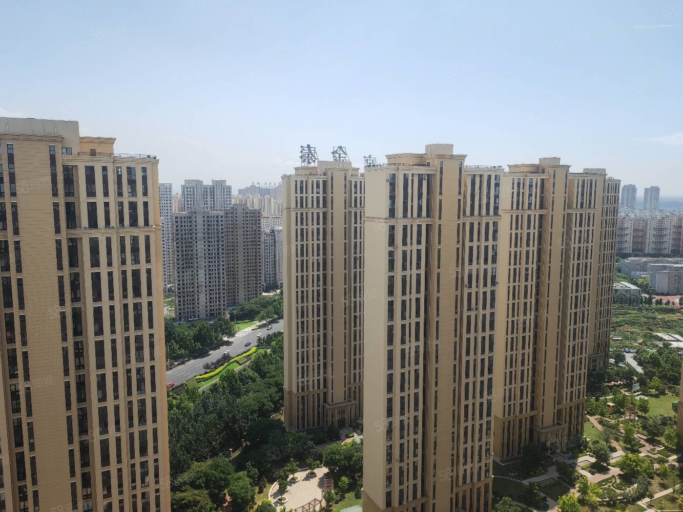 【10图】房主急售金泰城三期精装修毛坯价,凤凰楼层,干湿分离卫生间