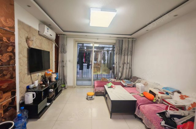 站前街 房龄新 近医院 刚需小三居 商品房 中间好楼层