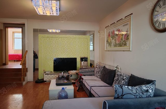 直 10个 两位数 湖边 孝心一楼  已装电梯  看房子方便