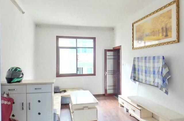 中百站宿舍3室2厅69.28㎡56.8万二手房图片