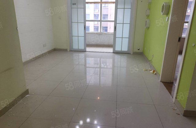 嘉明电梯房三室免大税