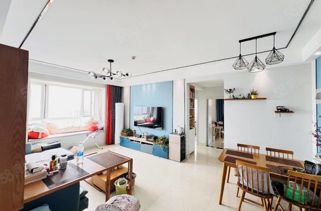 新上！九州国际精装三室东边户！送车位免大税！随时看房子