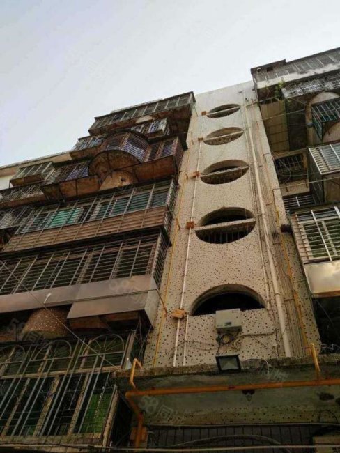 凤山金苑3室2厅1卫105.5㎡南139万