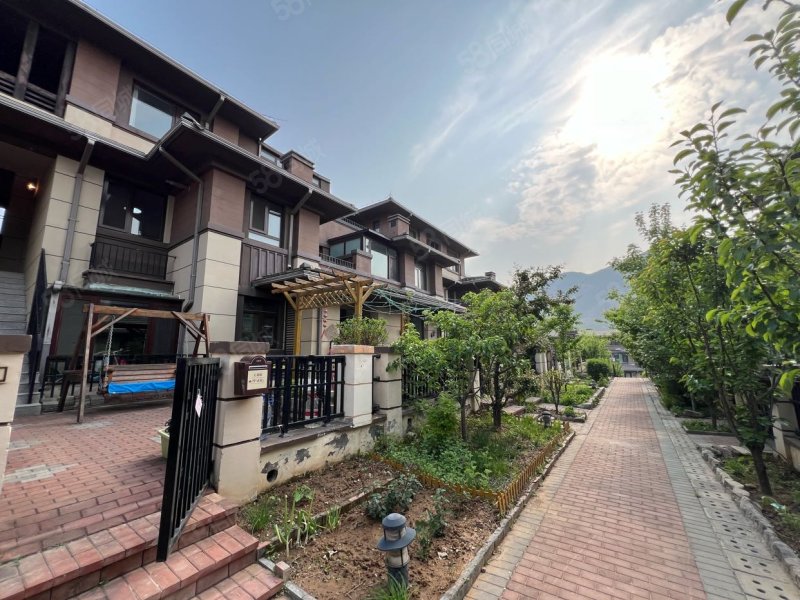 八达岭孔雀城(别墅)精装修拎包入住家具家电全送随时看房