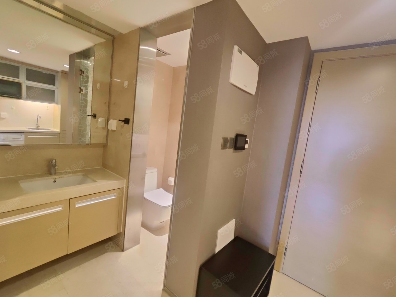 萬(wàn)科公園五號(hào)1室0廳1衛(wèi)56.74㎡東290萬(wàn)