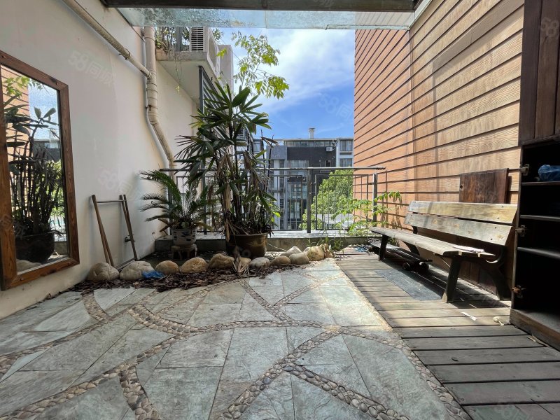 南湖花园金地格林小城精装叠墅带大露台看房子方便