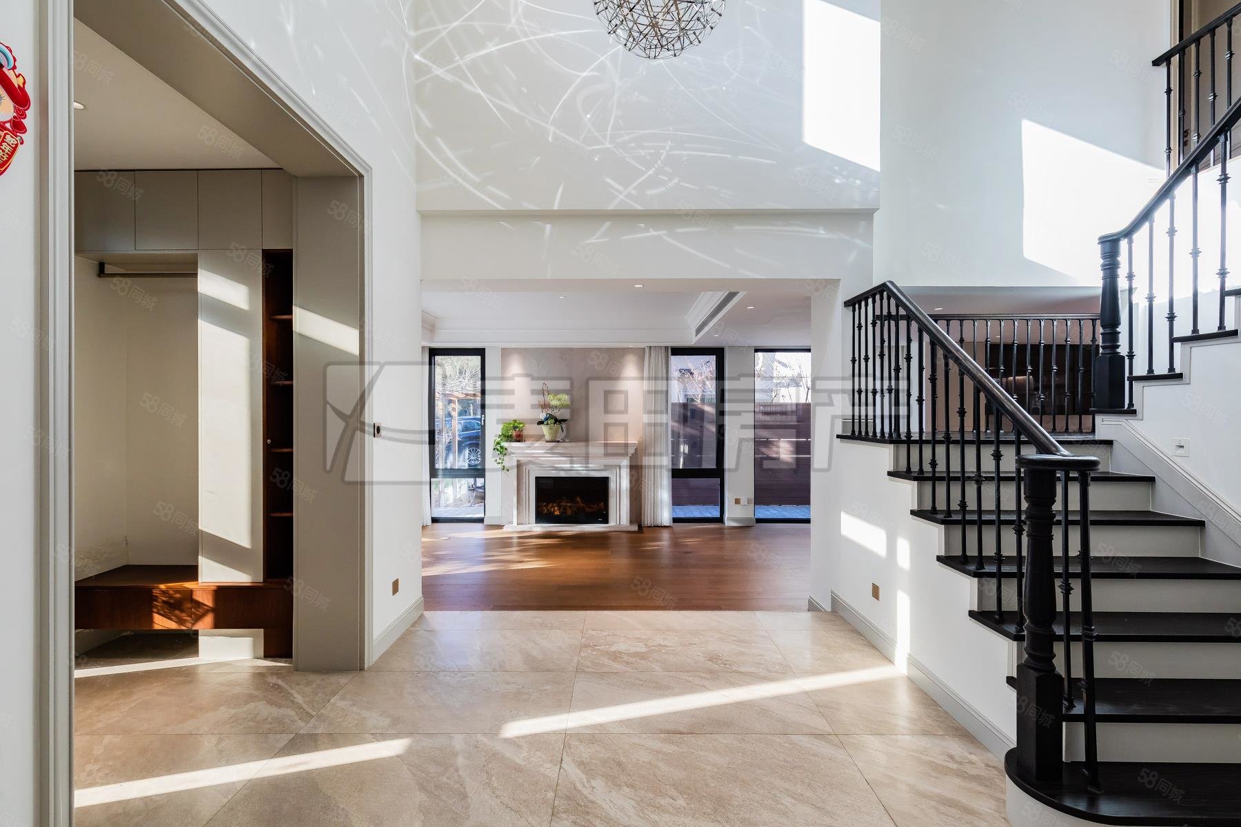 裕京花園別墅5室3廳4衛(wèi)291.11㎡南北2900萬