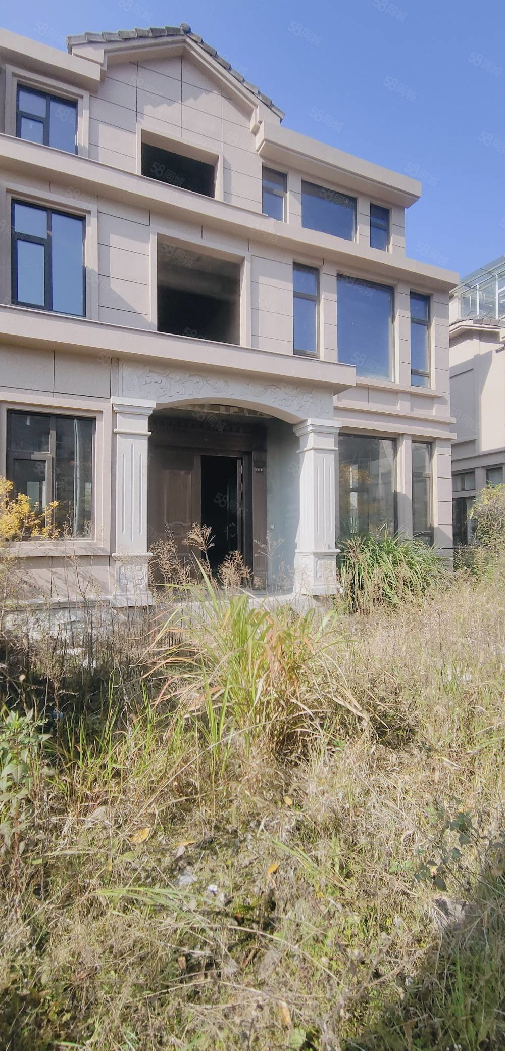 横店镇中心别墅出售带200平花园