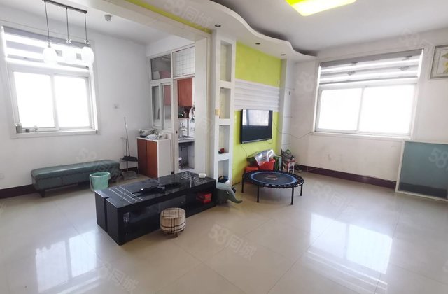 急售，人民公园南邻，中间楼层，三室边户，慧德中学，英特，