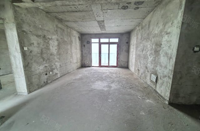 观景房新房未住 四室 客厅和2卧室朝阳 南北通透 车位储藏室