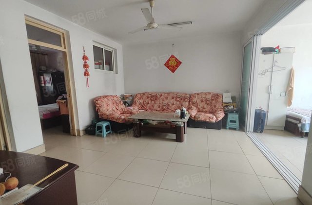 急售！紧邻三中北校！十  万安家！停车方便！送储！