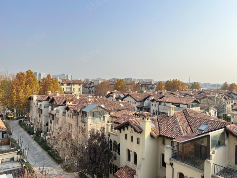 中建紅杉溪谷(東區(qū))6室2廳4衛(wèi)210.55㎡南北1888萬