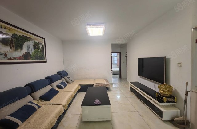 秀水苑 近医院 房龄新 精装修 出行方便 中间好楼层