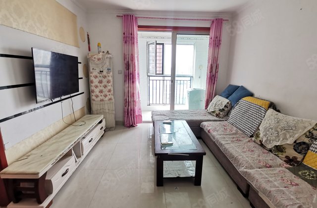 商品住宅电梯地暖房， 大两居客厅朝阳，水岸花语，6万可安家