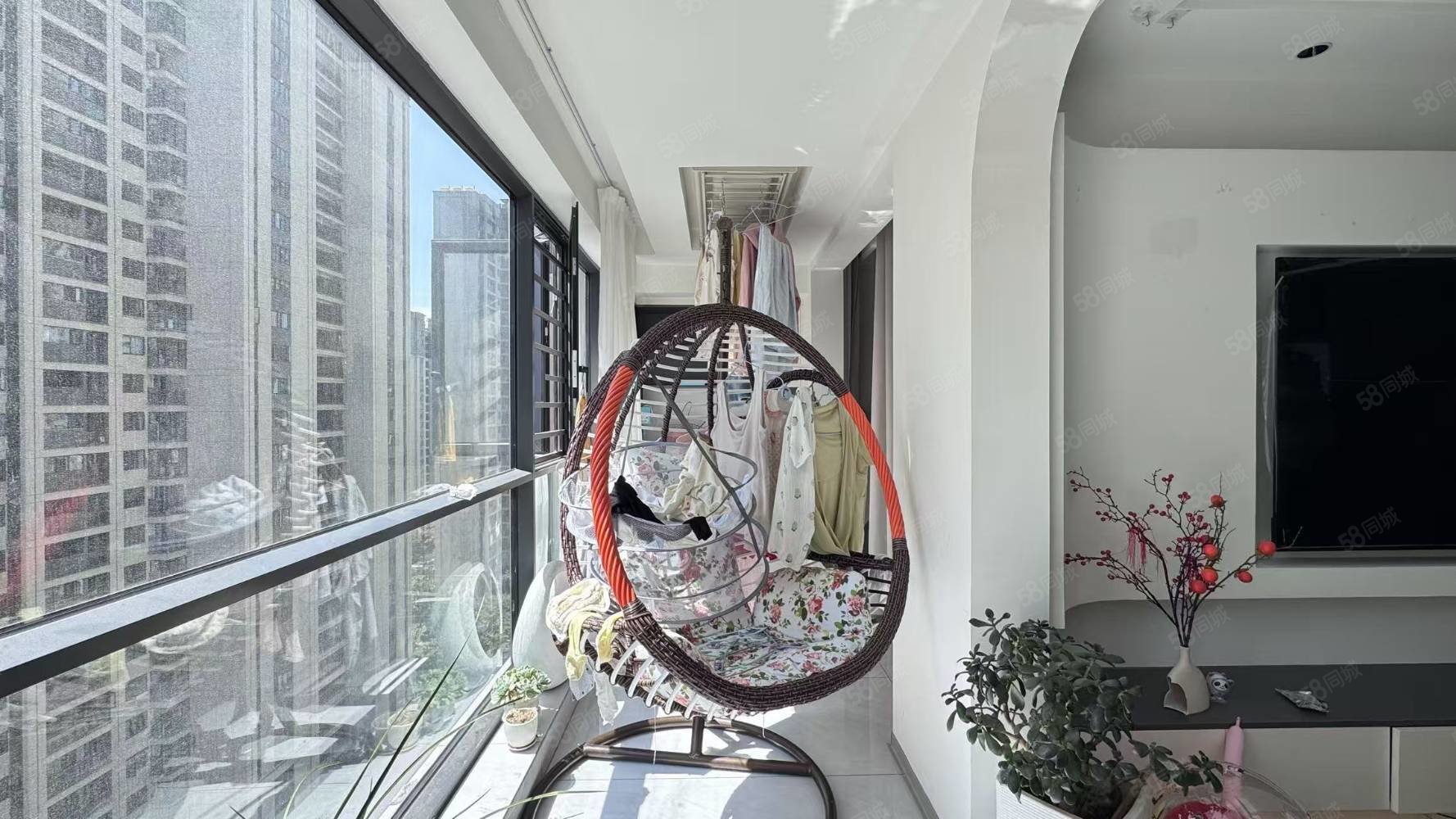 合景泰富云湖天镜3室2厅2卫110㎡南北73.8万