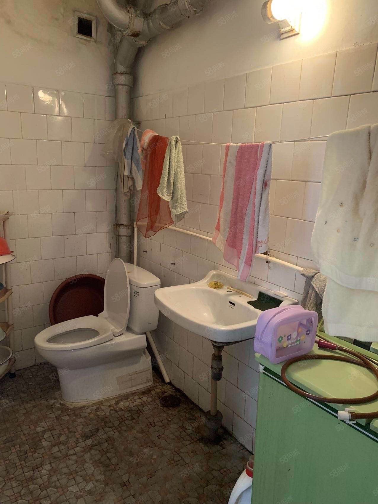 安居里2室1廳1衛(wèi)67㎡南北33萬