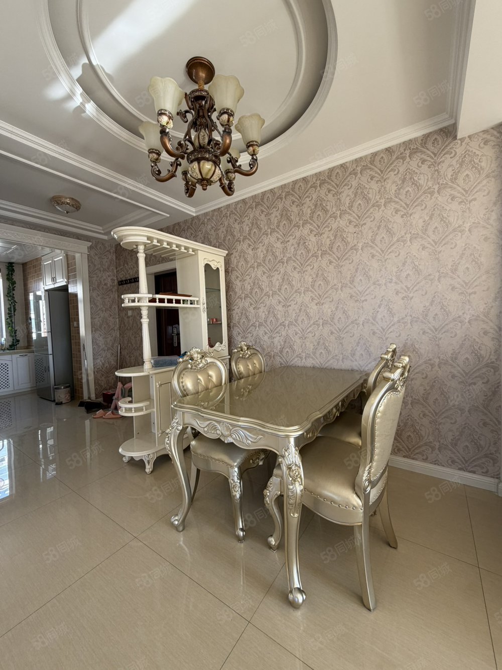 东艺春城3室2厅1卫112㎡南北56万