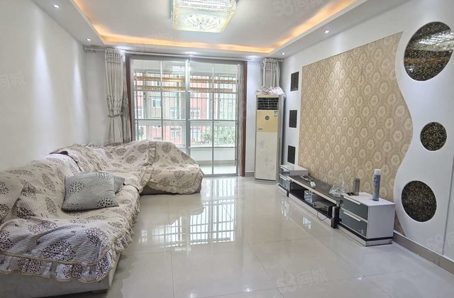 香江水岸新城 步梯3楼三叶草户型带车库带储 嘉明新城邦香格里