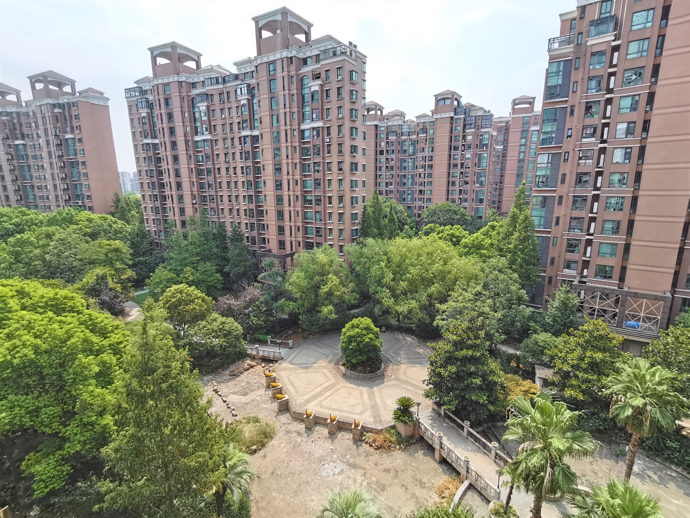 绿洲香岛花园3室2厅2卫133.77㎡南北600万