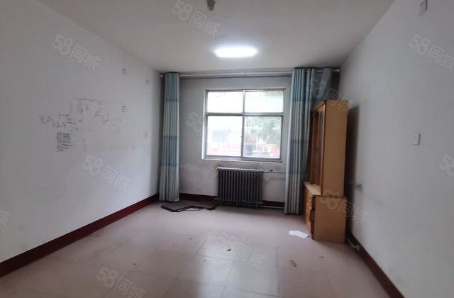 急售三里铺小区   一楼 户型很好 价格不高 位置优越