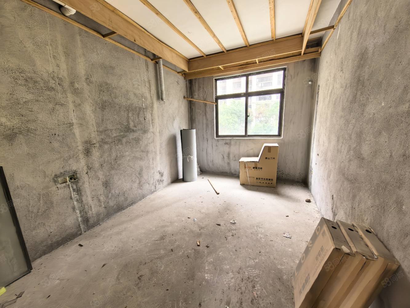 北湖湾8室2厅5卫215㎡南北200万