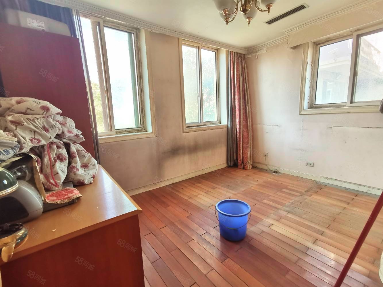 楓露皇苑8室3廳4衛(wèi)432.7㎡南北1600萬