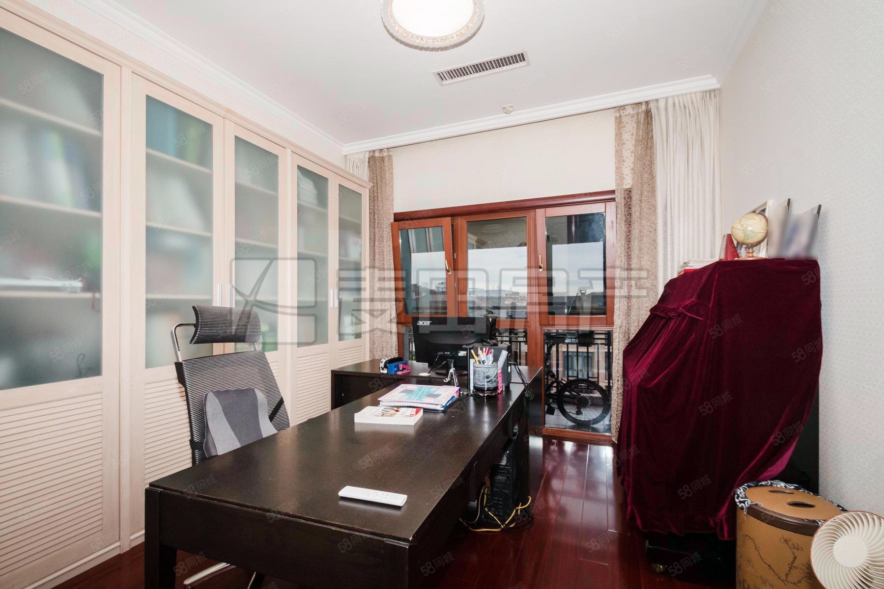 億城西山華府瓏園4室2廳2衛(wèi)176.36㎡南北1600萬(wàn)