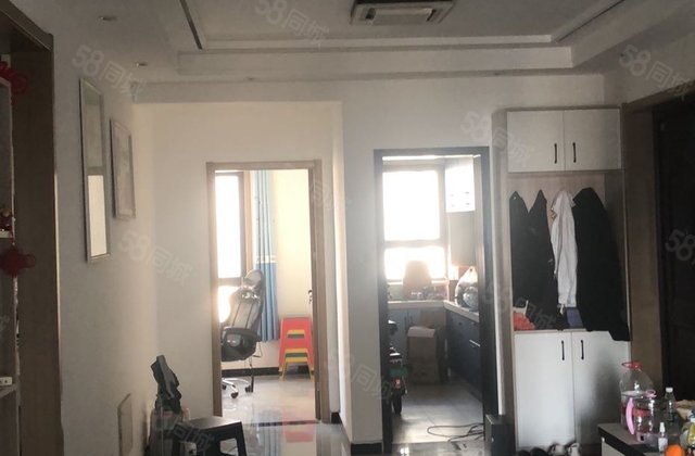 荣盛锦绣学府3室2厅1卫精装修