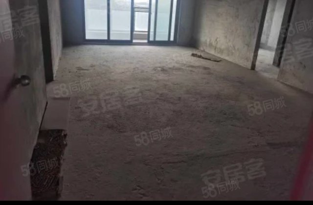 依云雍景湾5室2厅201.39㎡230万二手房图片