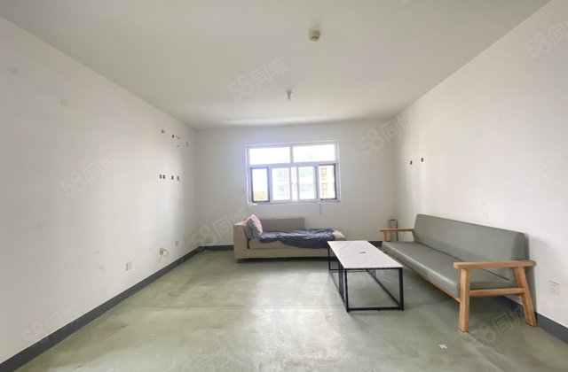 万达北邻 紧邻香江 信合花苑 凤凰楼层 带车储 有钥匙