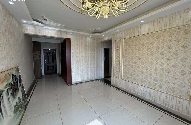 清水湾 三室精装不是顶103万带车位 国岳府金信御花园