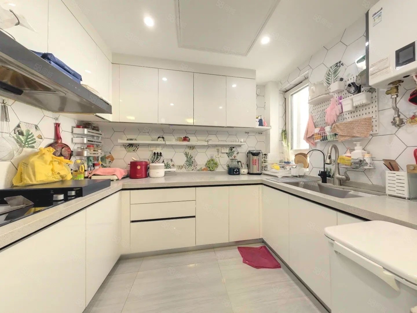 潤(rùn)西山苑4室2廳3衛(wèi)203.19㎡南790萬