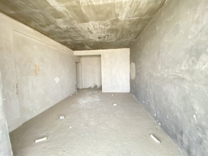 俊逸江山4室2厅2卫153㎡东西71.8万