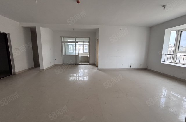 区政府松桂路，一实验松桂嘉苑四室带车储家属院三室朝阳免大税