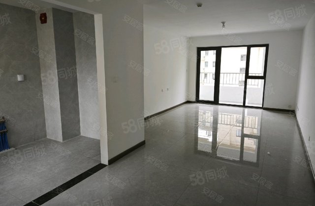 金裕新城三室两厅两卫边户 采光好 文轩   送车位储藏室